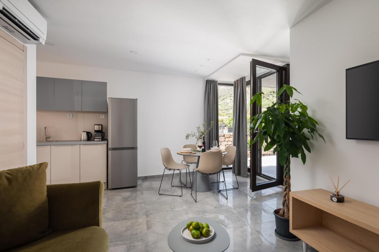 Residence The One - New Комижа Экстерьер фото