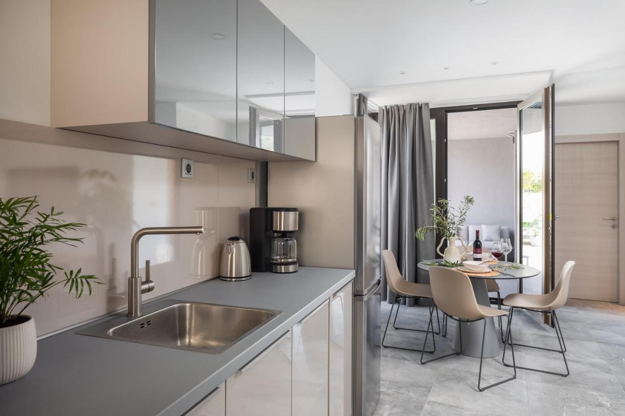 Residence The One - New Комижа Экстерьер фото